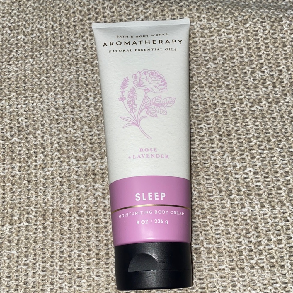 ROSE LAVENDER AROMATHERAPY - BATH & BODY WORKS BODY CREAM